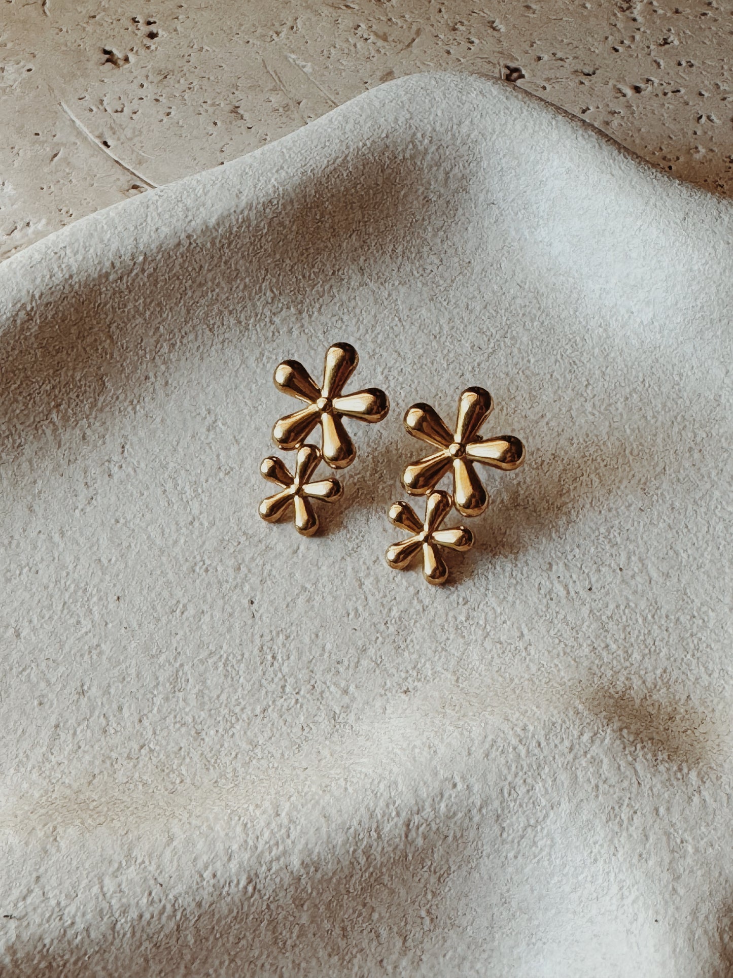 Maggie Earrings | Double Flower Design