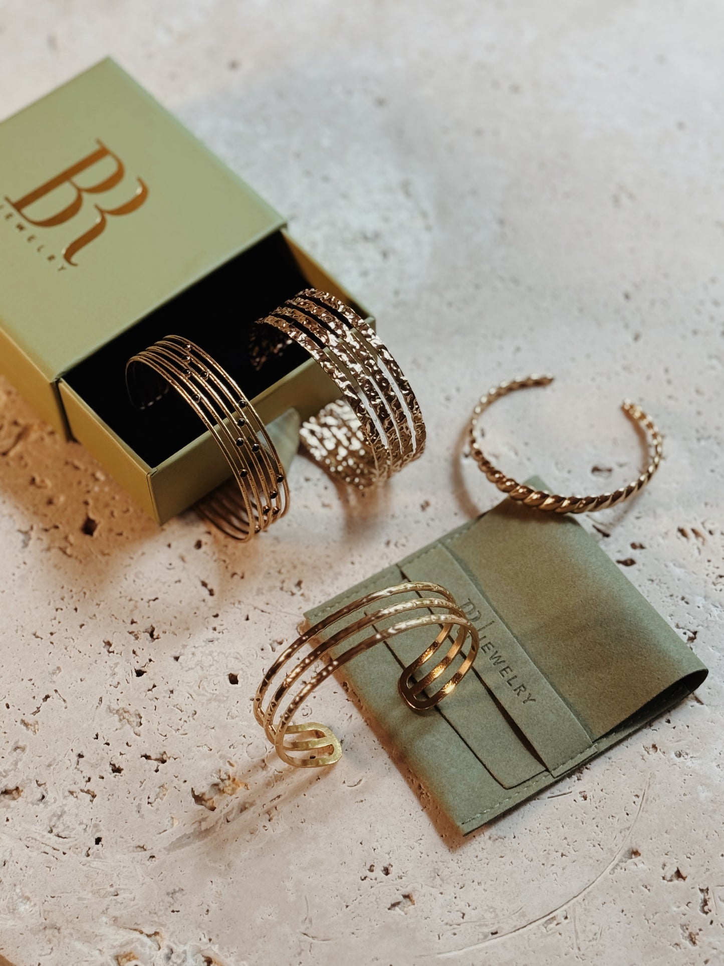 Tokyo Bracelet in Gold | Modern Triple Band Design