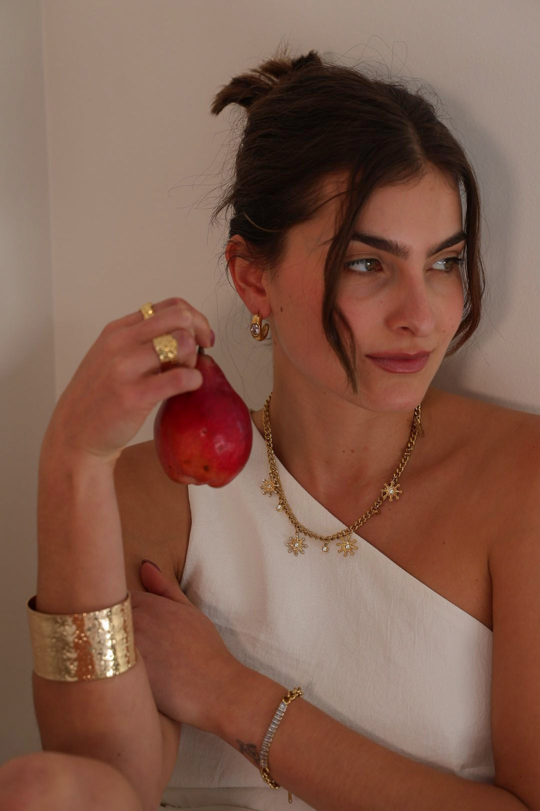 Aura Kiss Necklace