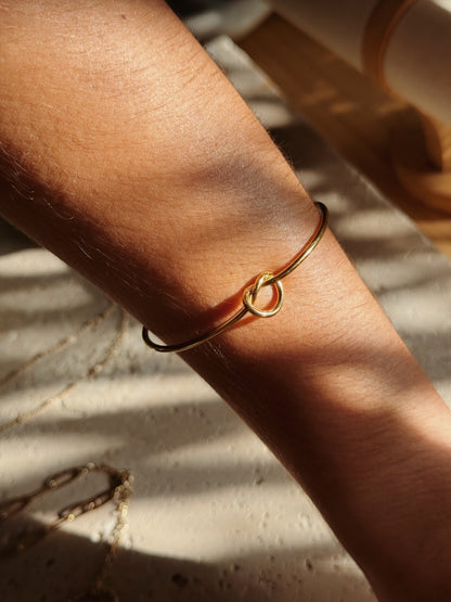 Love Knot Bracelet | Elegant Minimalist Design