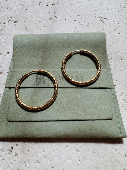 Nanda Hoops | Textured Statement Design