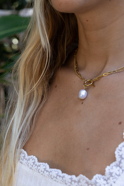 Sia Necklace